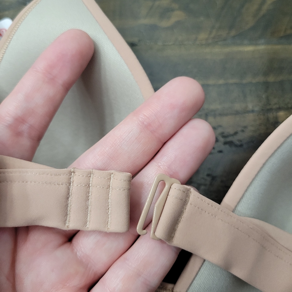 LULULEMON Waterside Swim Top | 2 - Picture 4 of 7